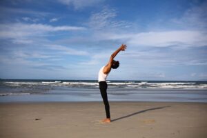 Peaceful yoga to unwind and destress / Pixabay