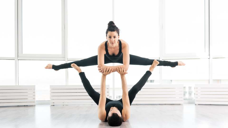 Extreme Yoga Poses for two / Canva
